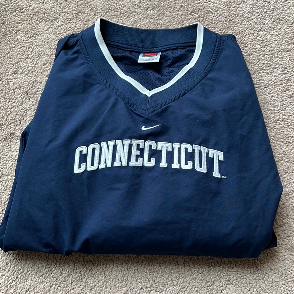 Nike youth Large 12-14 Navy UConn pullover.